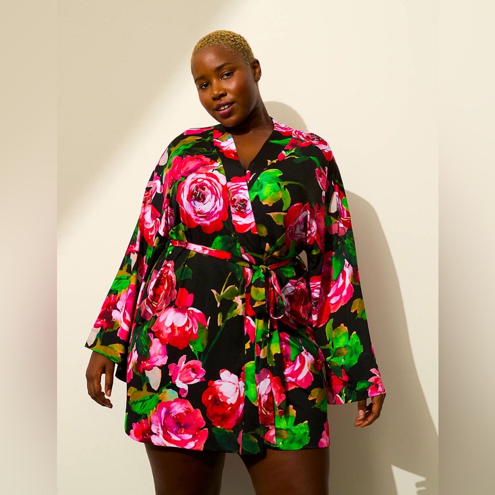 Cacique- Printed Microfiber Red Floral Rose Micro Robe Lingerie - Size 18/20 -E2